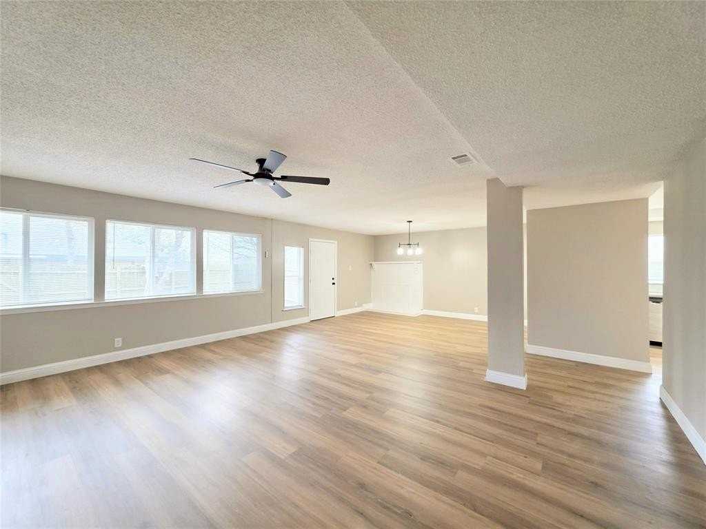 1302 La Salle Dr - Photo 7 of 22