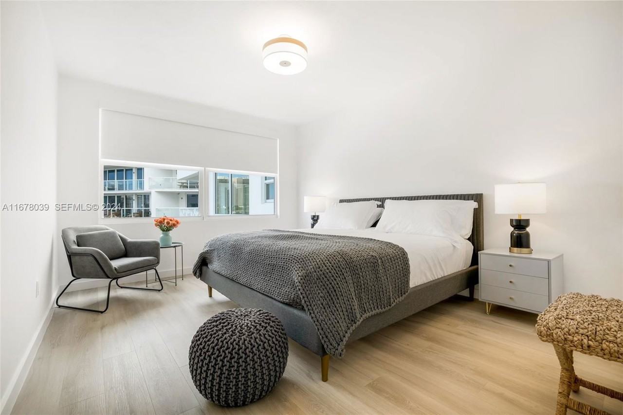 E Bay Harbor Dr #203 - Photo 7 of 8