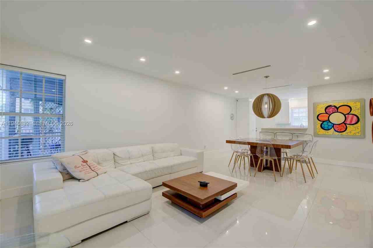 99th St #12A - Photo 3 of 8