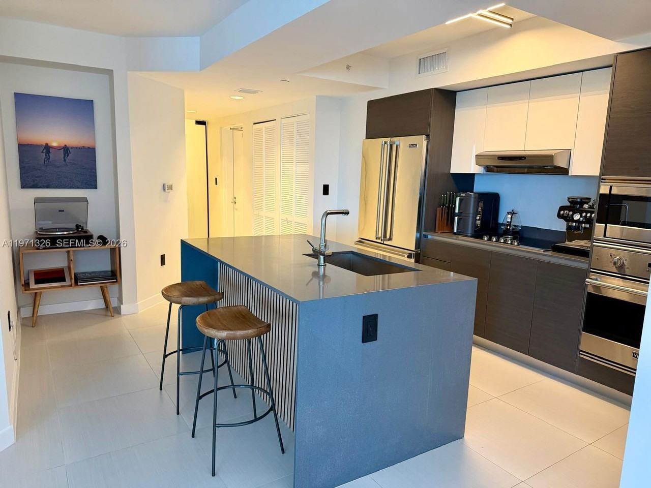 E Bay Harbor Dr #801B - Photo 4 of 8