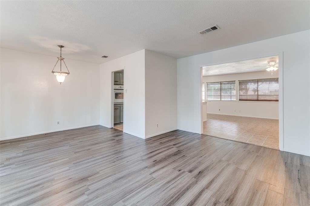 2107 Briarwood Blvd - Photo 4 of 25