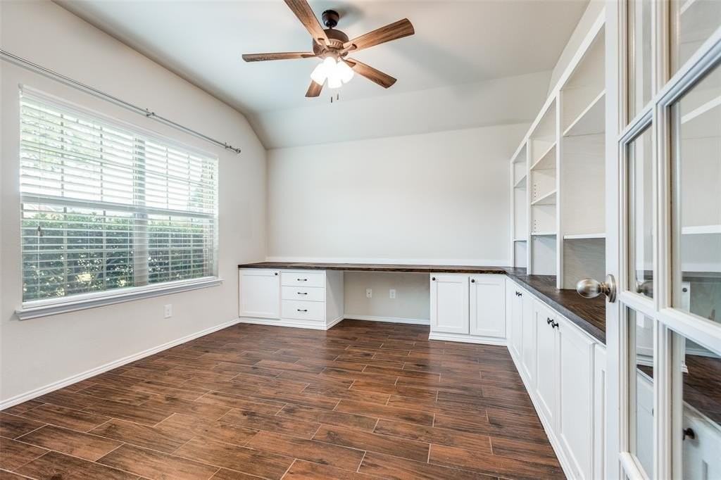 2784 Cresent Lake Dr - Photo 2 of 15