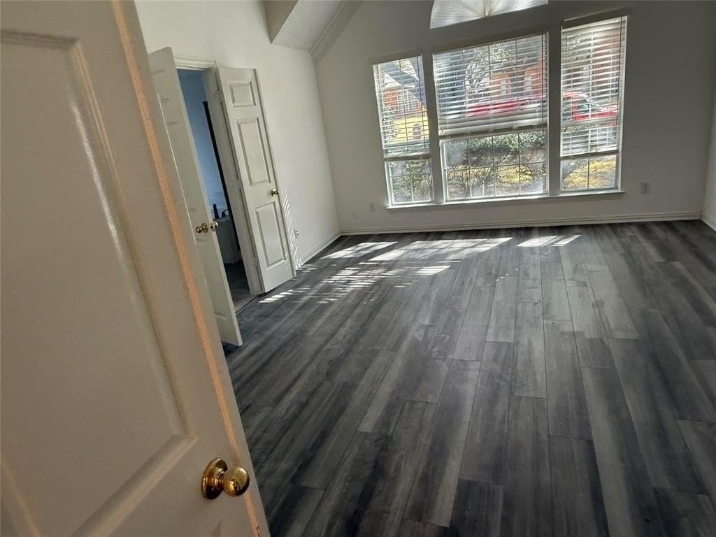 4669 Wales Dr - Photo 2 of 10