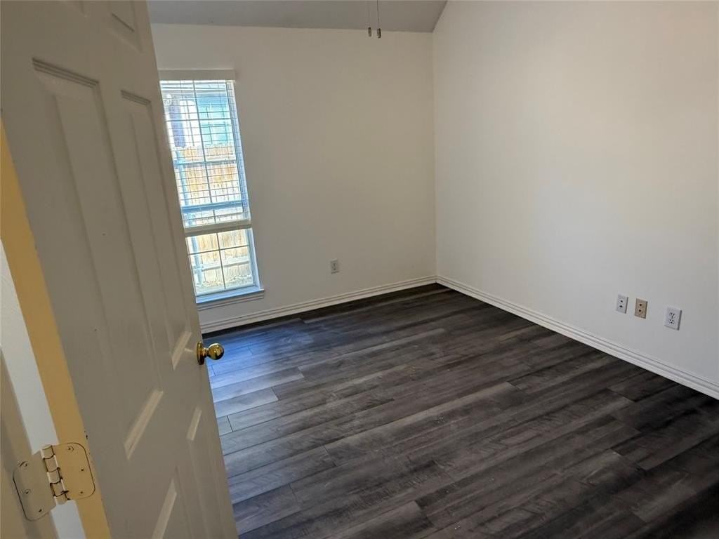 4669 Wales Dr - Photo 7 of 10