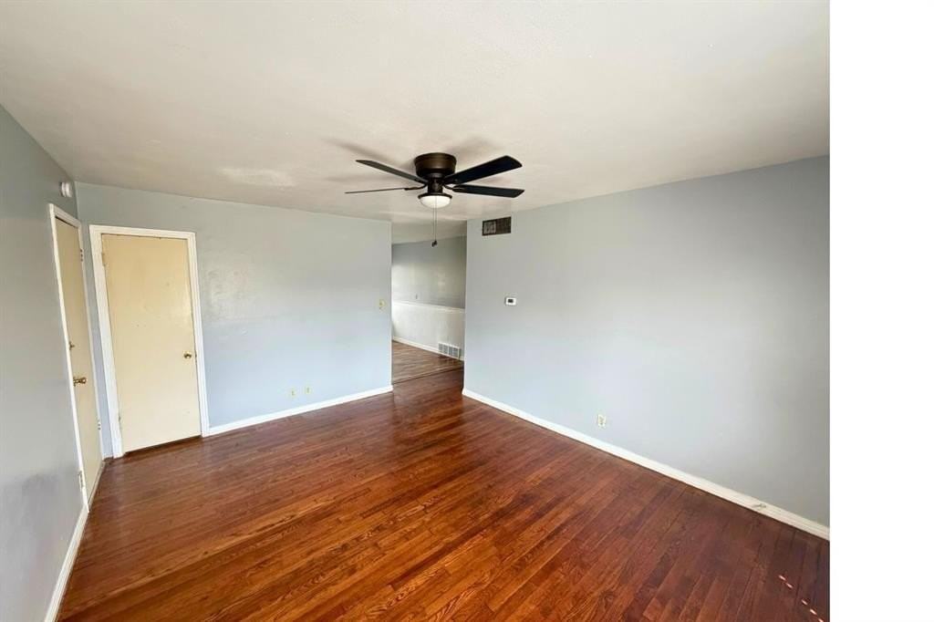 301 Charles Ln - Photo 2 of 8