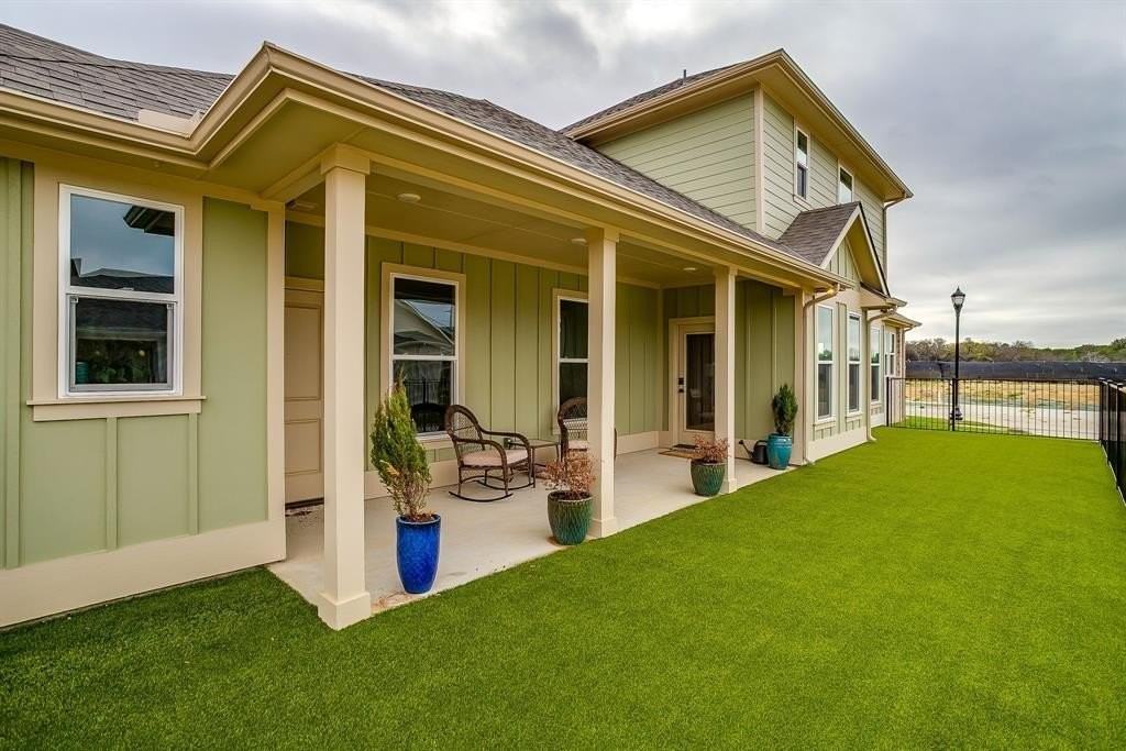 100 Cardinal Woods Ct - Photo 2 of 32