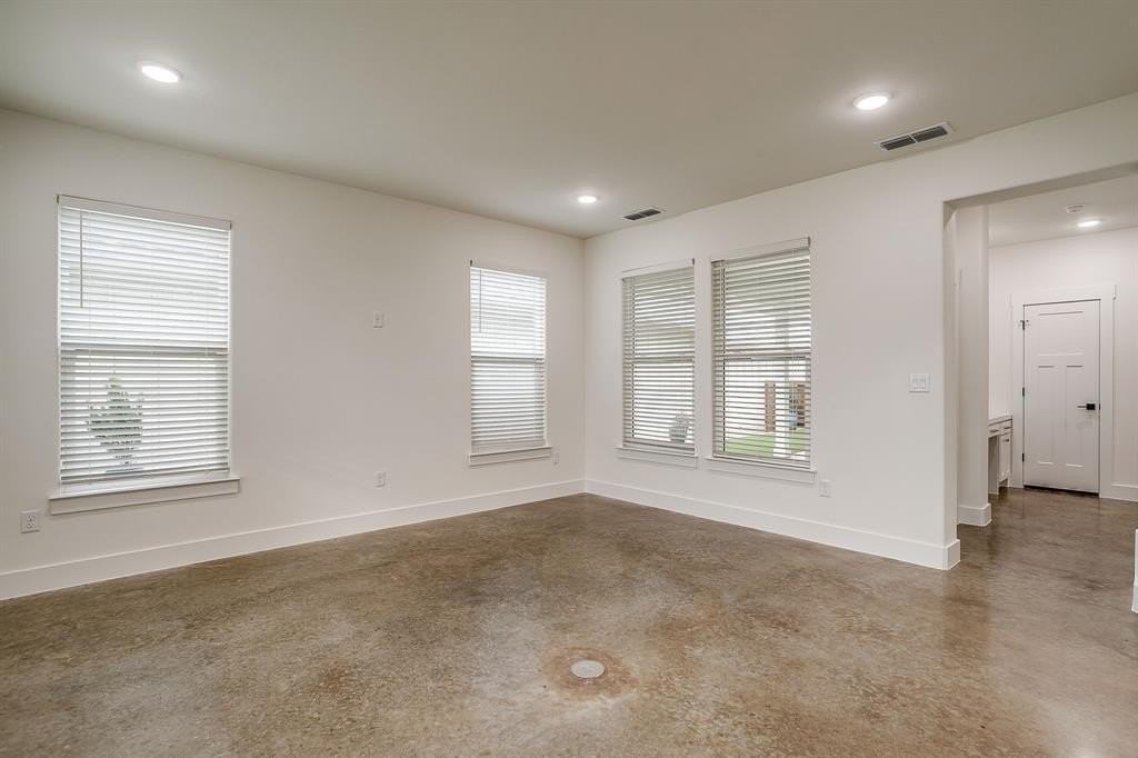 100 Cardinal Woods Ct - Photo 6 of 32