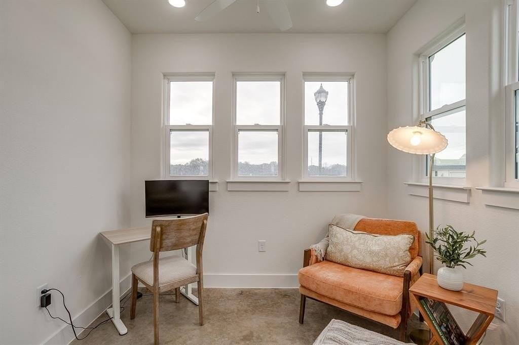 102 Cardinal Woods Ct - Photo 7 of 26