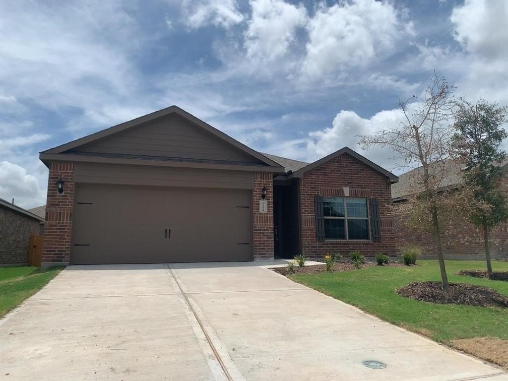 224 Elam Dr - Photo 2 of 16