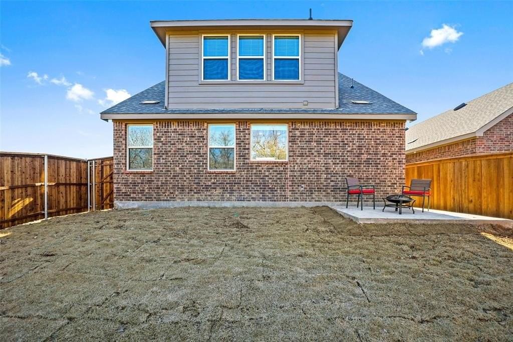 3911 Nature Ct - Photo 3 of 27