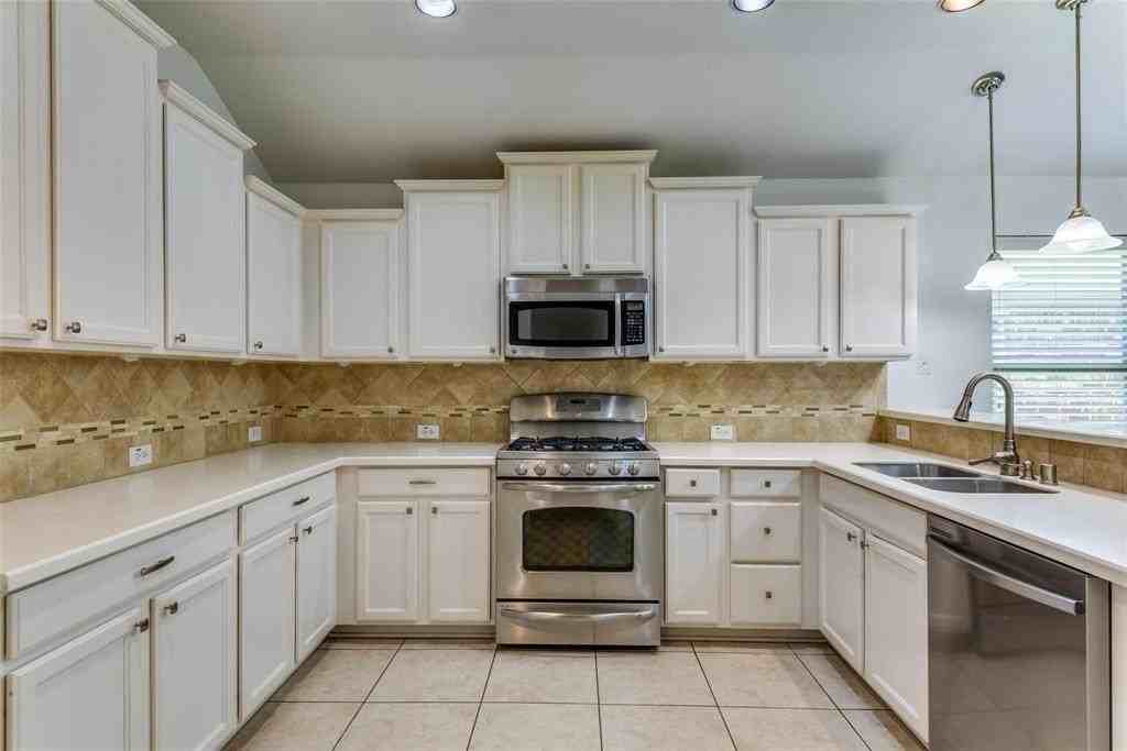 1513 Rosson Rd - Photo 5 of 17