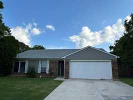 featured image of 927 S Riverside Dr