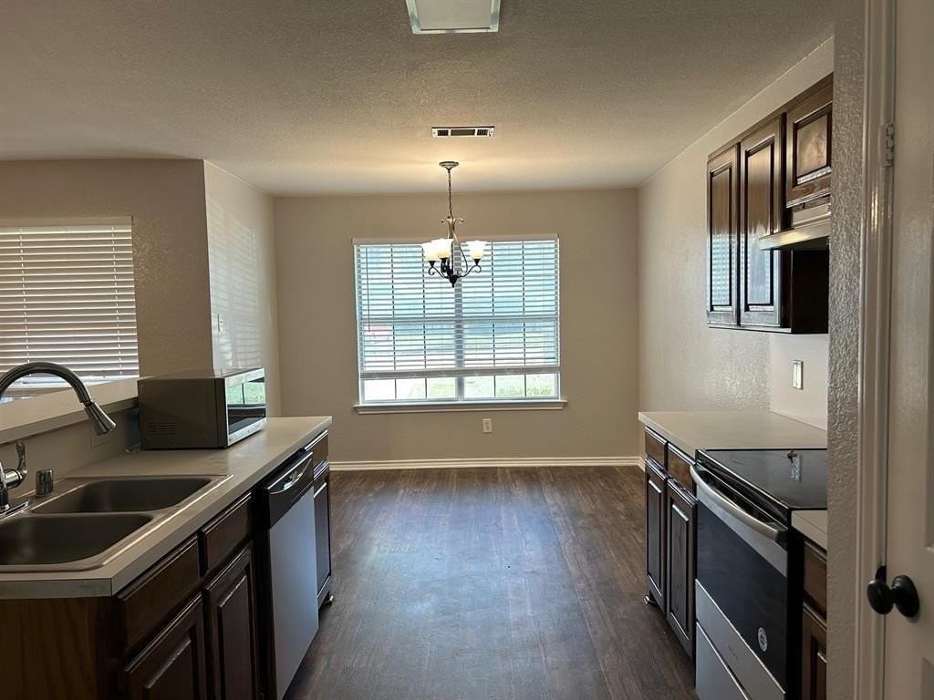 327 Shady Valley Dr - Photo 5 of 13