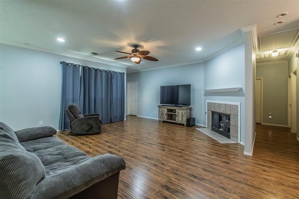 541 Rothschild Ln - Photo 2 of 25