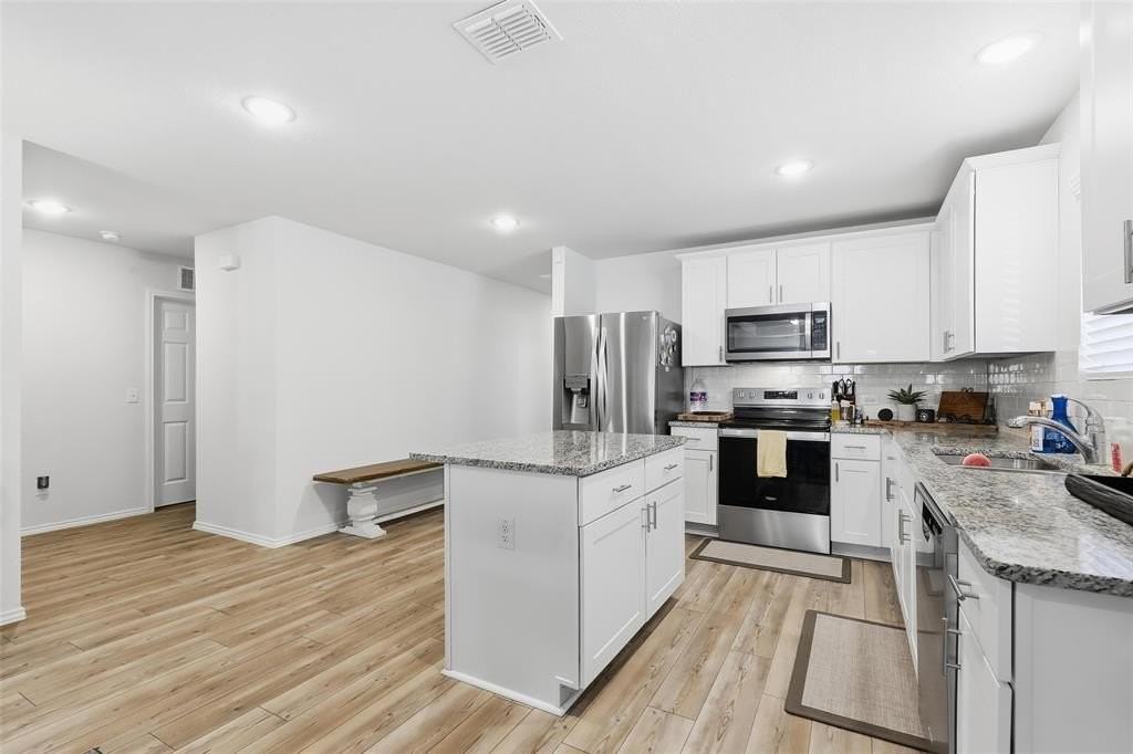 10101 Newtown Dr - Photo 5 of 25