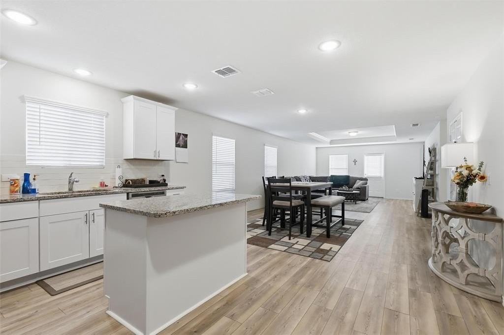 10101 Newtown Dr - Photo 6 of 25