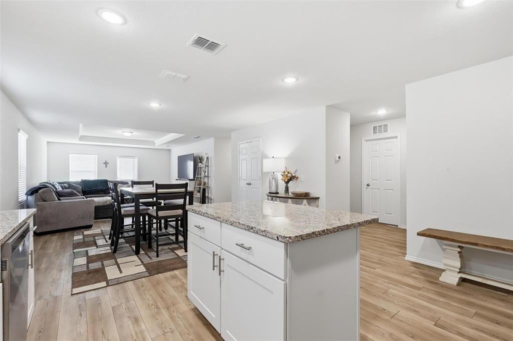 10101 Newtown Dr - Photo 7 of 25