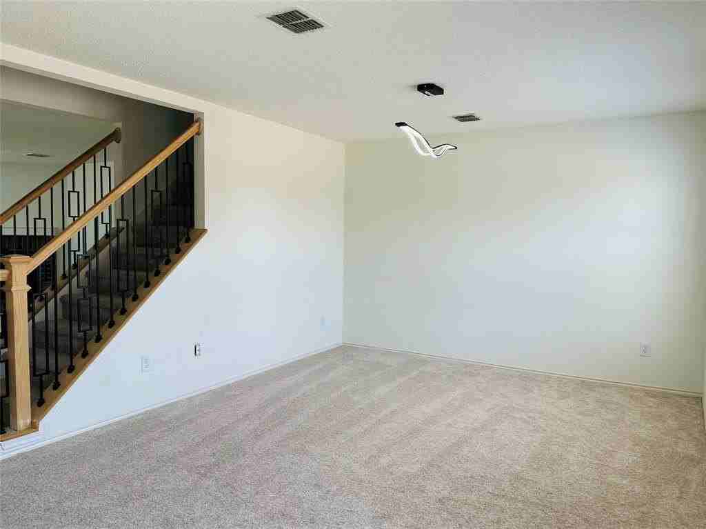 765 Lowe Dr - Photo 3 of 23