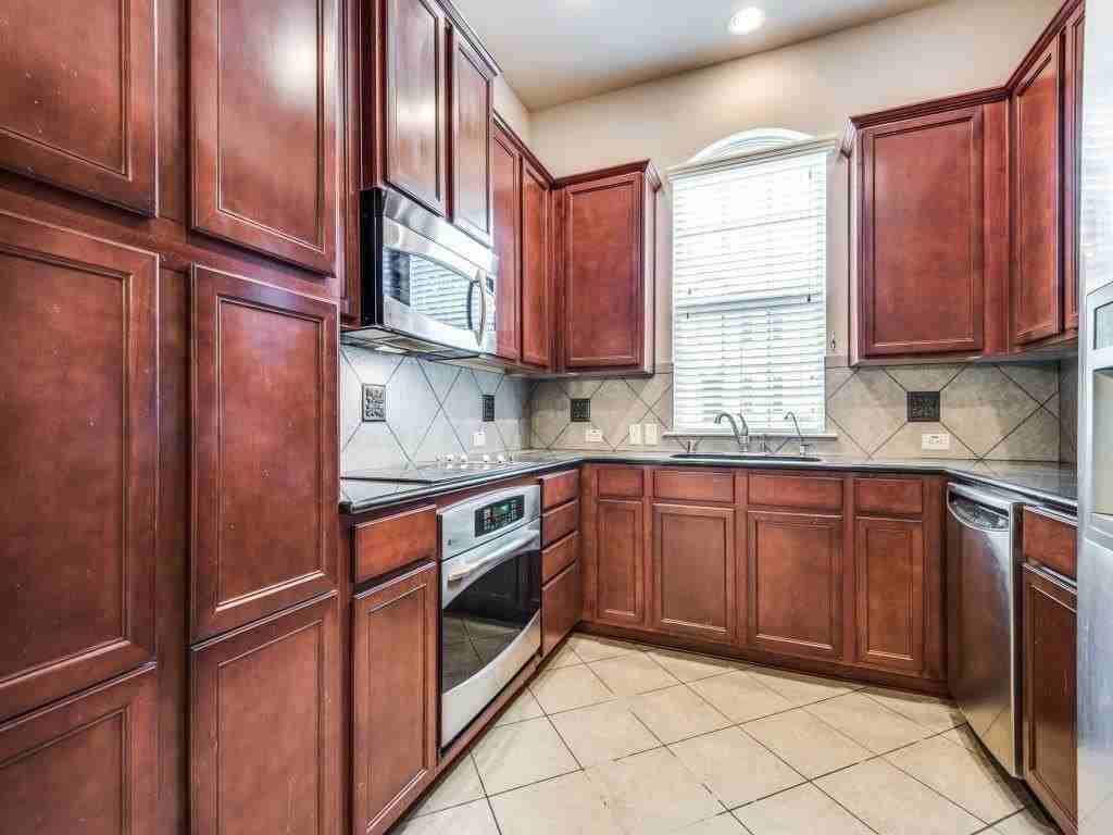 1940 Loma Linda Dr - Photo 4 of 8