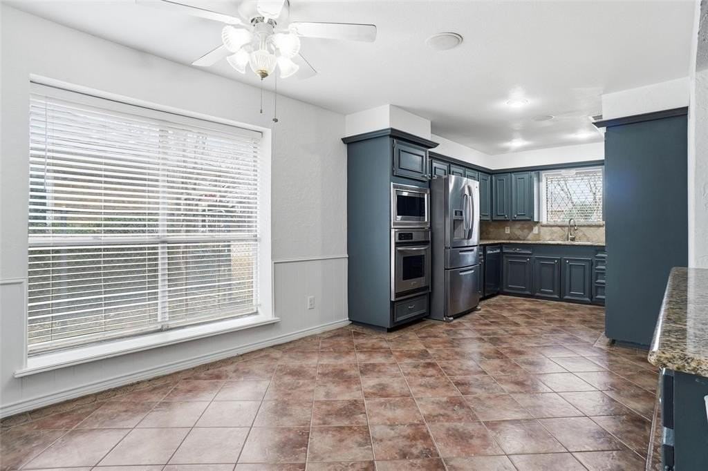 1329 Mackie Dr - Photo 4 of 21