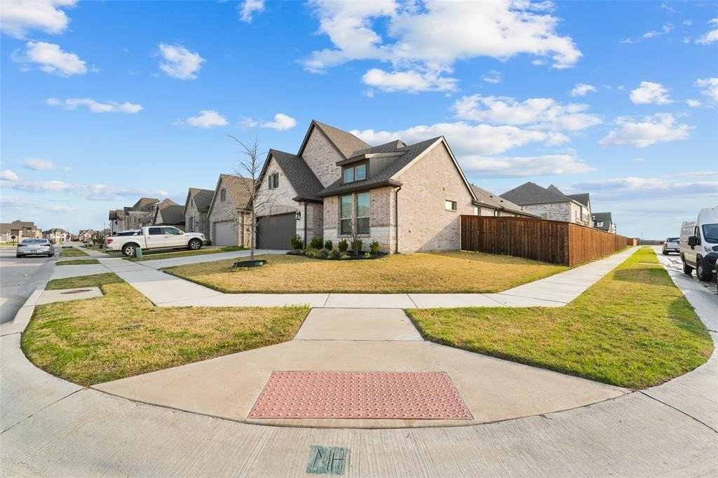 1375 Silverthorn Trl - Photo 4 of 18