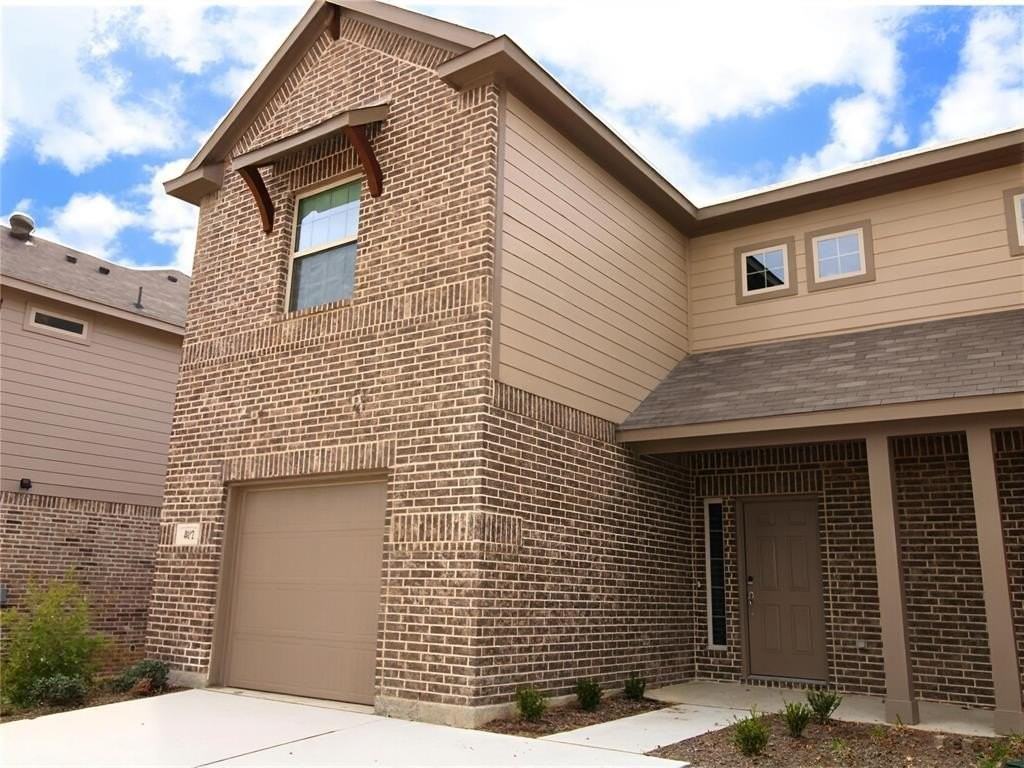 402 Saddle Ln - Photo 2 of 24