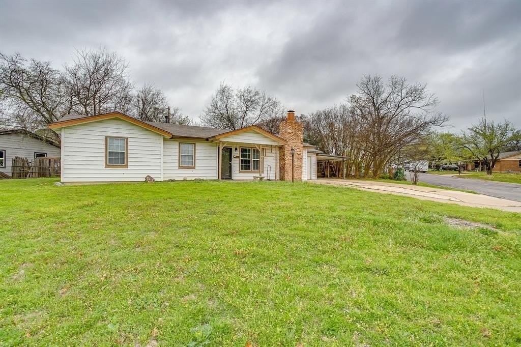 109 Ne Cindy Ln - Photo 3 of 20