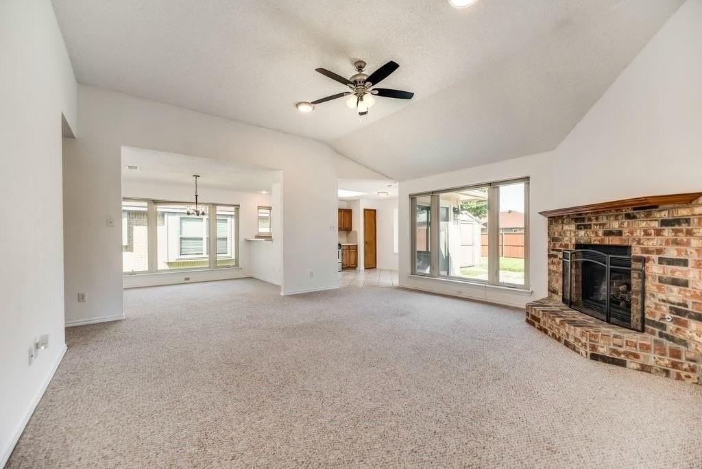 2031 Lansdown Dr - Photo 2 of 15