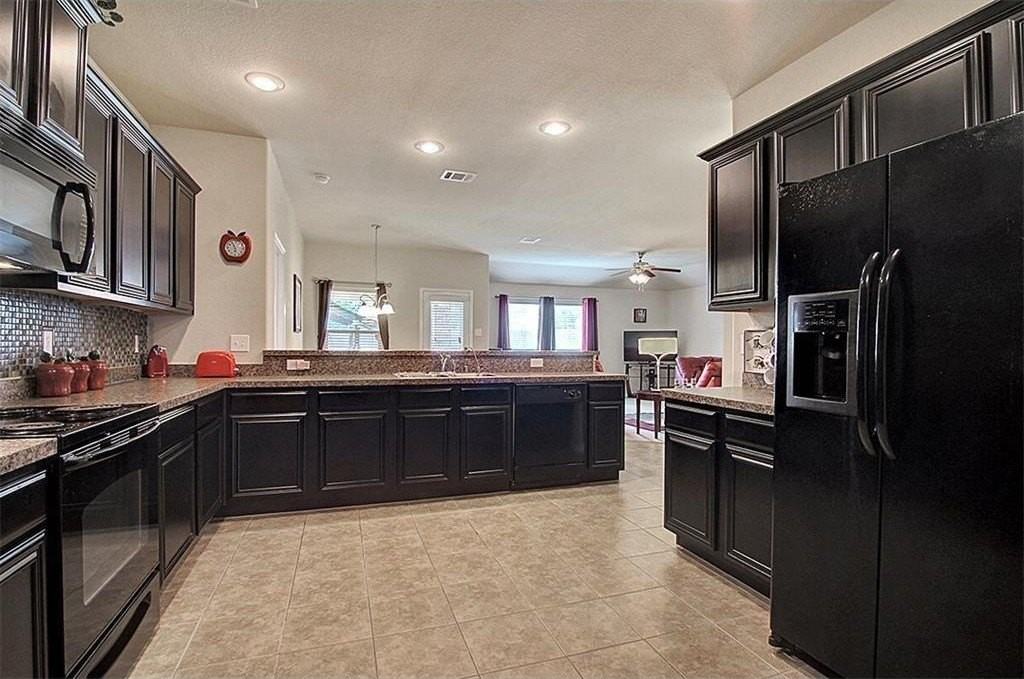 144 Meadow Crest Dr - Photo 3 of 5