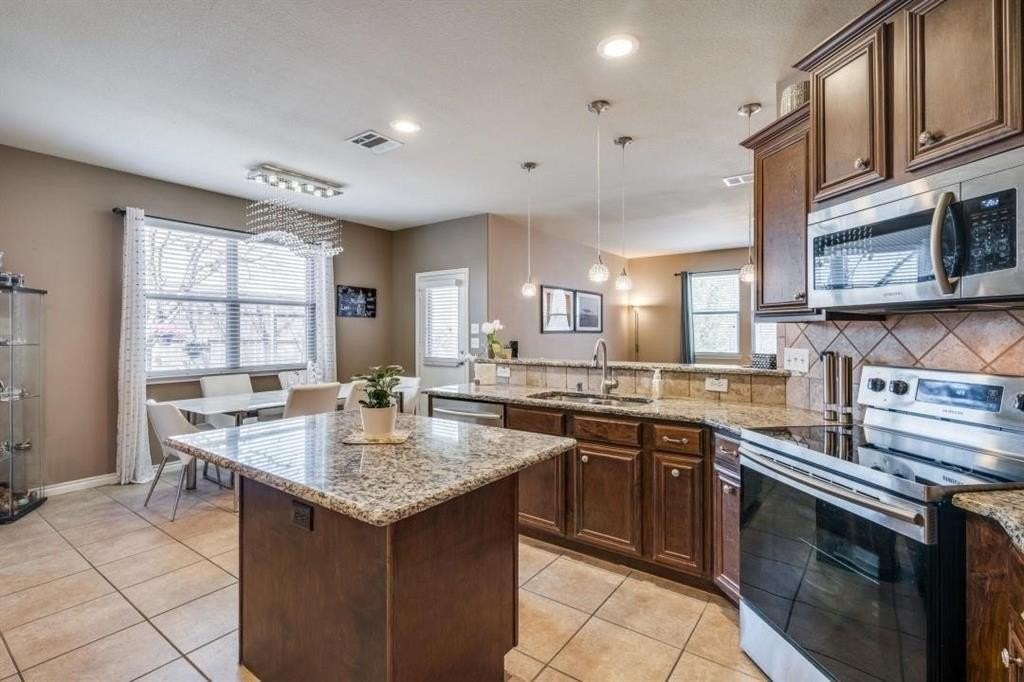 1407 Country Creek Trl - Photo 3 of 12