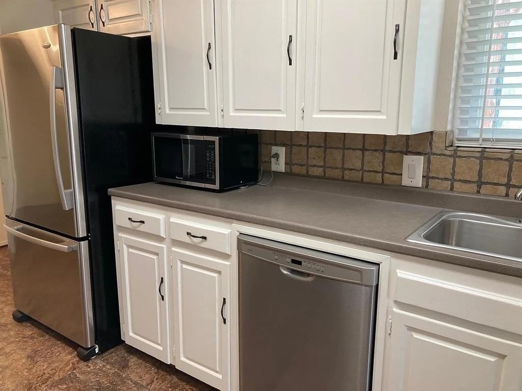 1225 Ottawa Dr - Photo 3 of 10