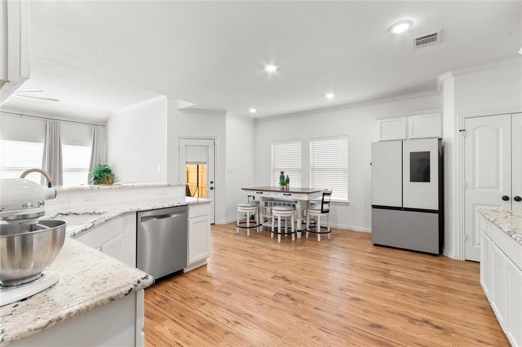 501 Wichita Trl - Photo 6 of 31