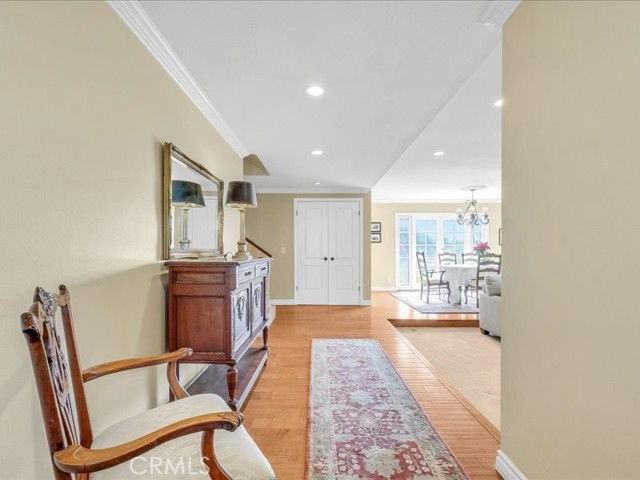 1198 Woodcrest Ave - Photo 5 of 8