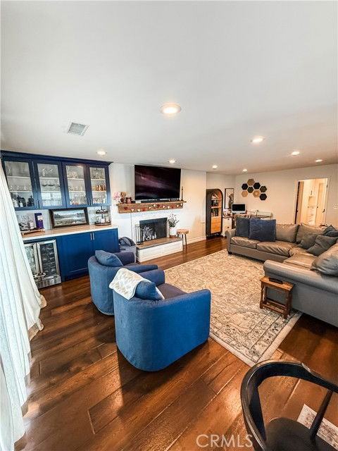 2420 University Dr - Photo 4 of 8