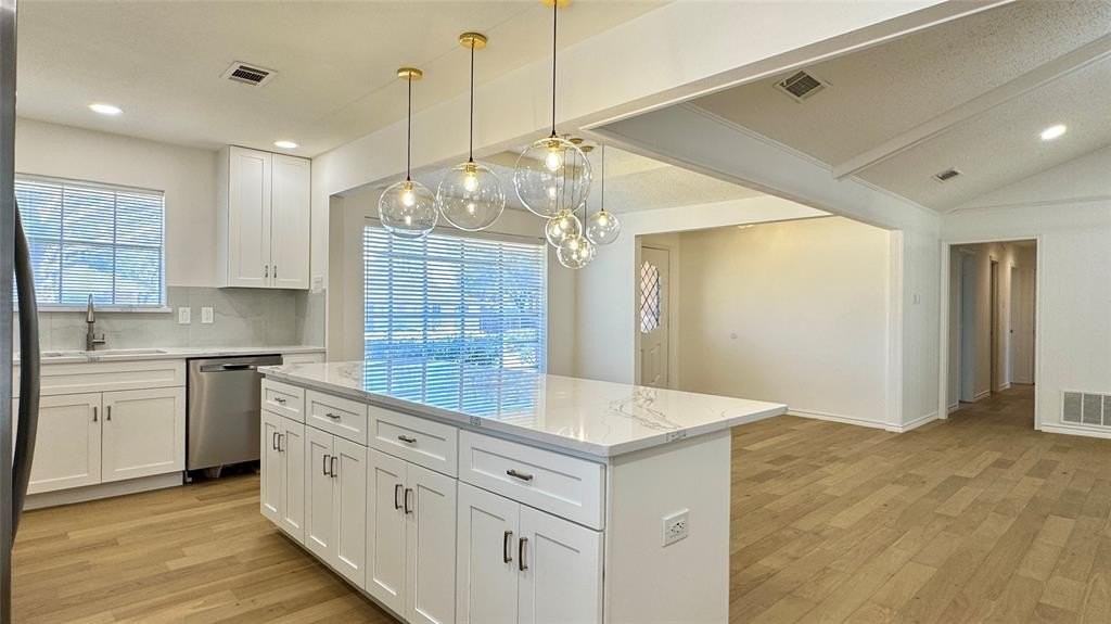 3915 Spring Hollow Dr - Photo 6 of 28