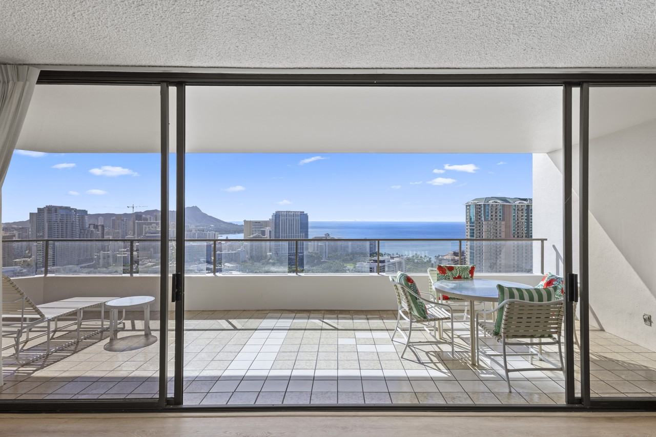 1910 Ala Moana Blvd #1