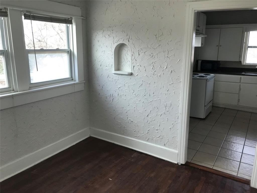 813 W 8th St #2 - Photo 5 of 15