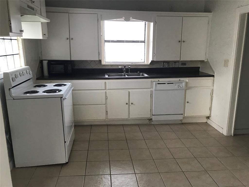 813 W 8th St #2 - Photo 7 of 15