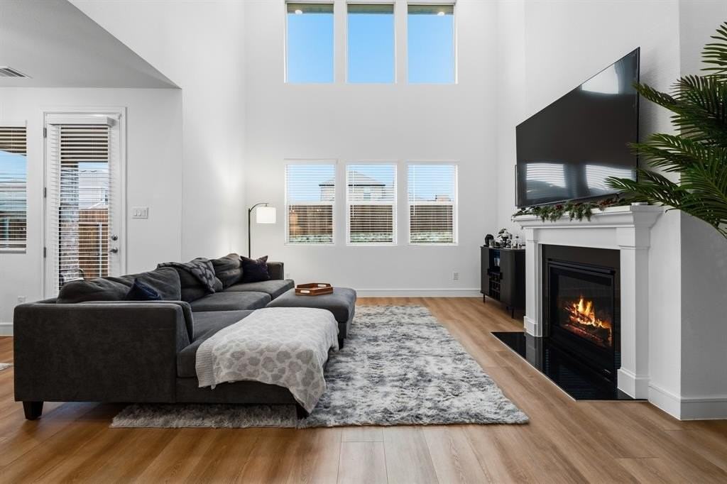 1926 Honey Creek Rd - Photo 6 of 29