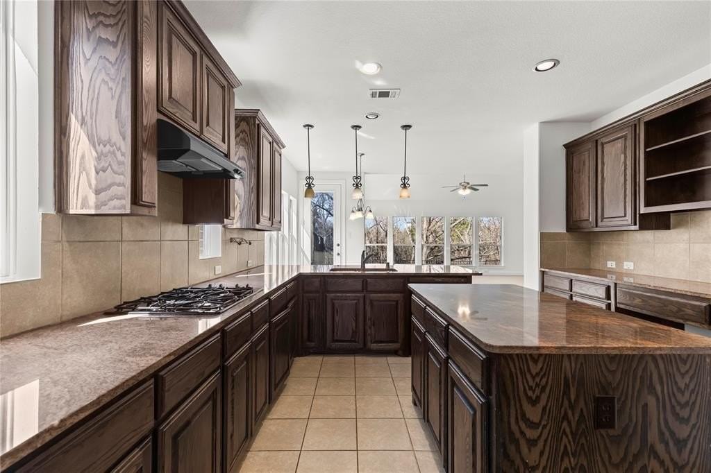 420 Preston Creek Dr - Photo 6 of 31