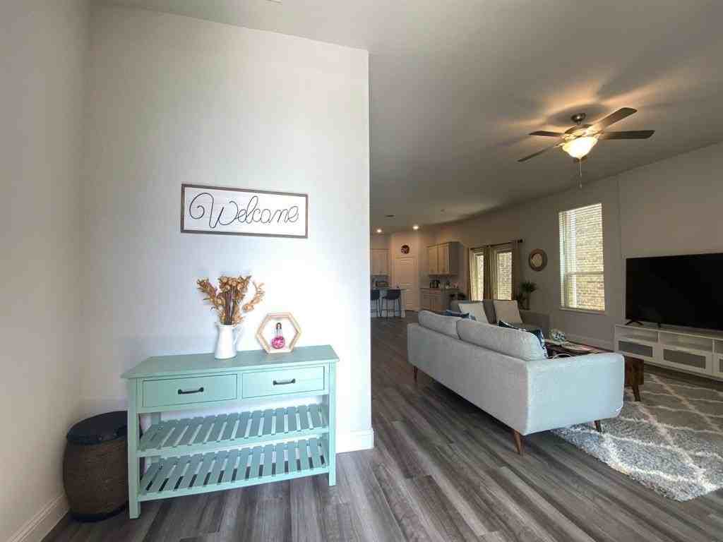 7421 Sunset Blvd - Photo 3 of 26