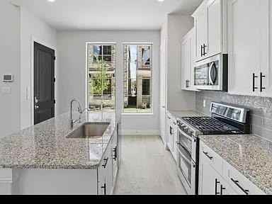 1558 Dulwich Dr - Photo 3 of 10