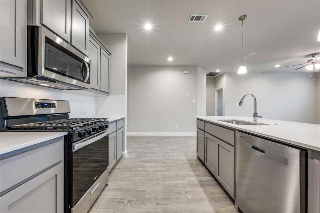 14420 Bootes Dr - Photo 6 of 26