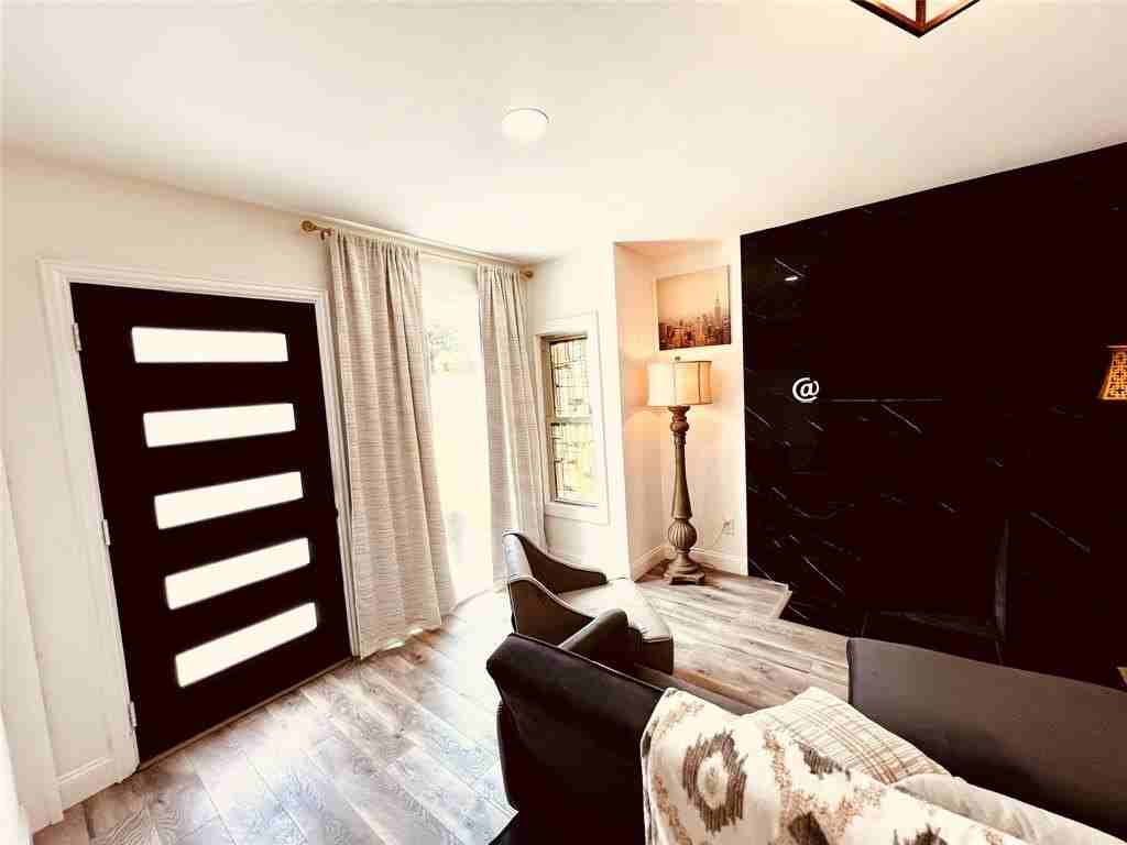 2859 W Brooklyn Ave - Photo 4 of 27