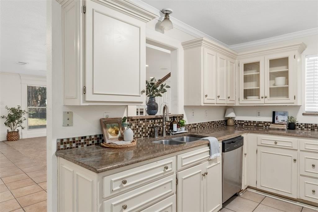 3536 Suffolk Dr - Photo 7 of 32