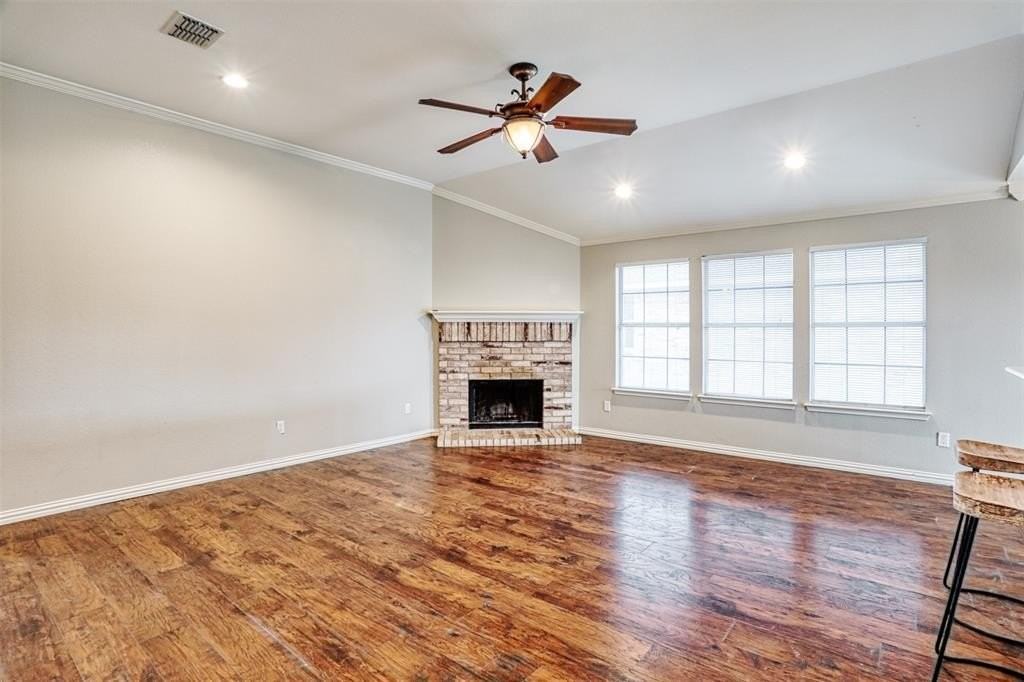 707 Overton Dr - Photo 4 of 25