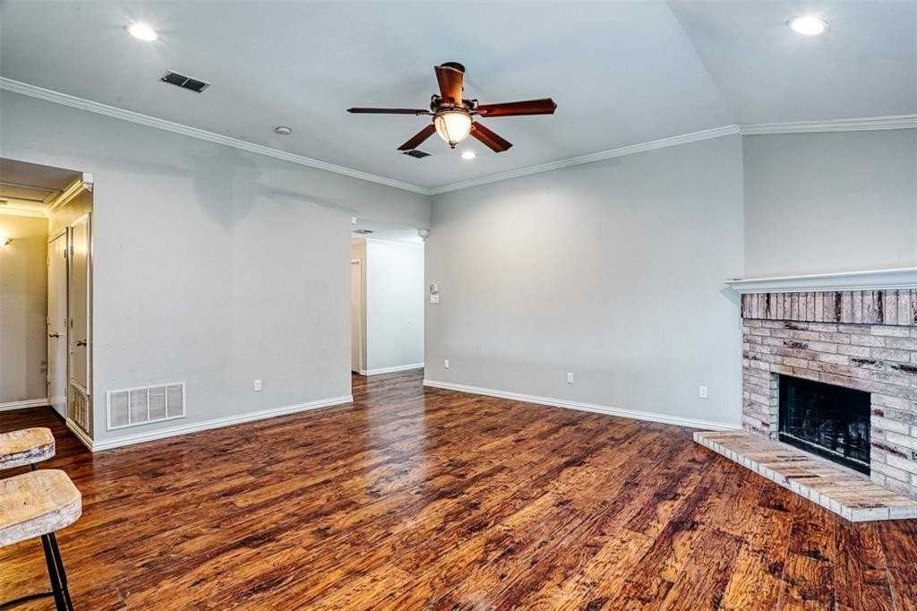 707 Overton Dr - Photo 5 of 25