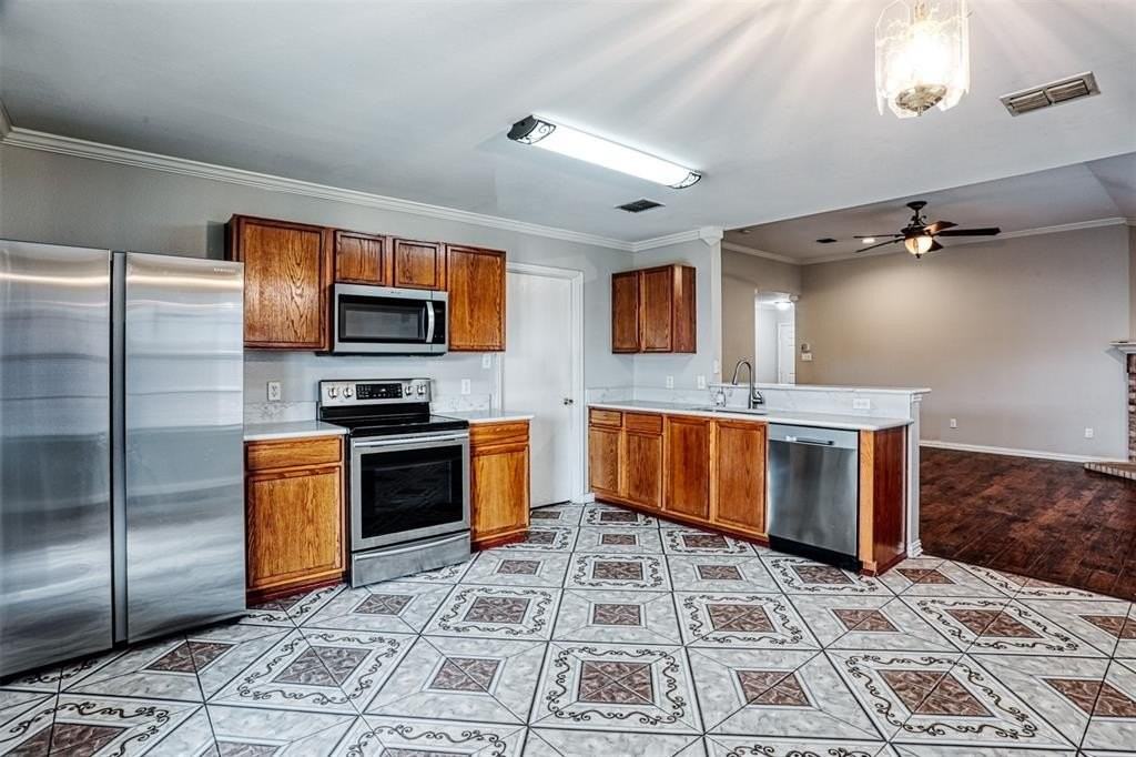 707 Overton Dr - Photo 6 of 25