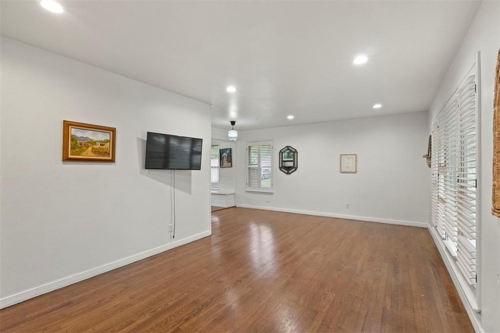 3304 Crest Ridge Dr - Photo 2 of 16