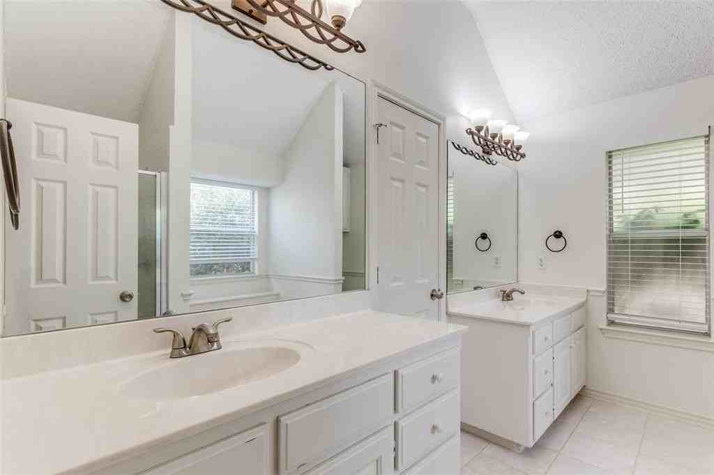 1523 Wayside Dr - Photo 2 of 15